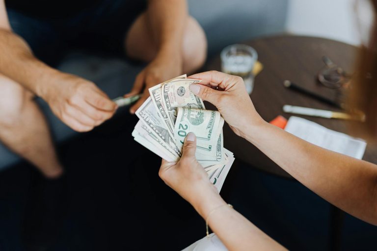 Cut Expenses and Save $500 Monthly
