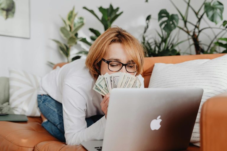 How to Make Money on Etsy for Beginners 2026